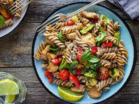 پاستا رژیمی با سویا سس