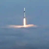 منظره‌ای هیجان‌انگیز از داخل هواپیما؛ موشکی که به فضا می‌رود