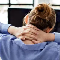 آیا استرس بر گردن درد تأثیر دارد؟