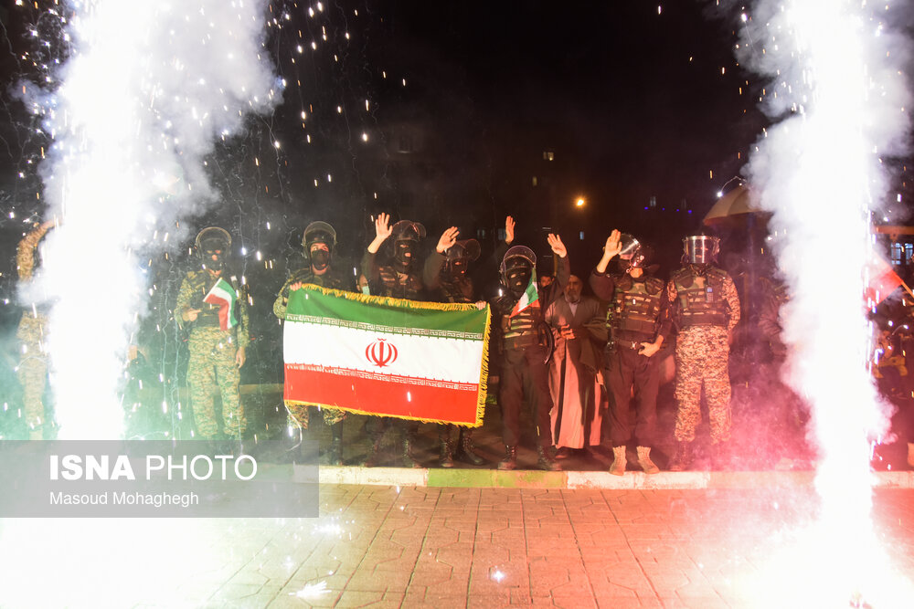 عکس/ شادی مردم پس از پیروزی ایران در همه استان ها