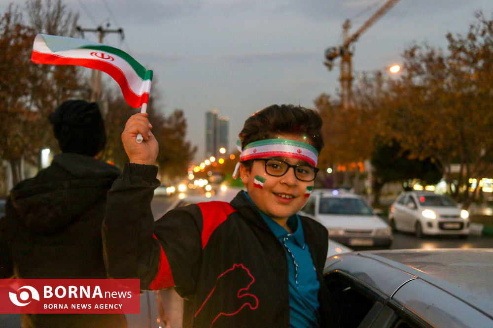 عکس/ شادی مردم مشهد پس از پیروزی غرورآفرین تیم ملی