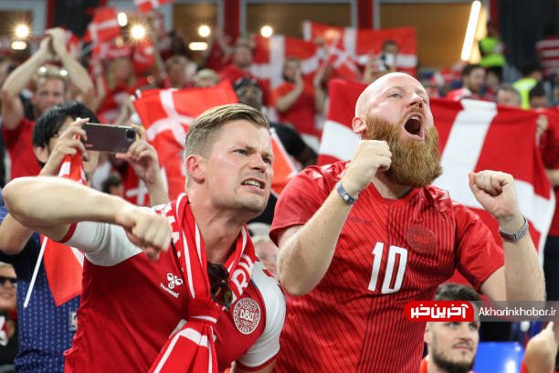 عکس/ هیجانات پیش از بازی هواداران تیم ملی دانمارک