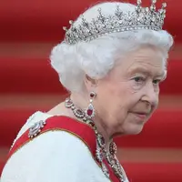 ادعای نویسنده انگلیسی: سرطان مغز استخوان علت مرگ ملکه الیزابت بود  
