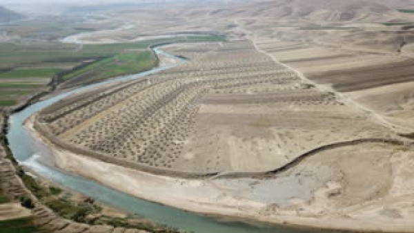 آزادسازی ۸۶ هکتار از اراضی بستر دریاچه سد زاینده‌رود