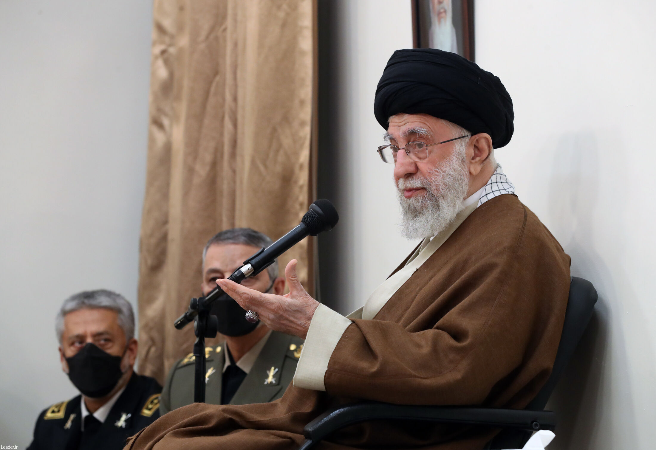 عکس/ دیدار تعدادی از فرماندهان نیروی دریایی ارتش با رهبر انقلاب 