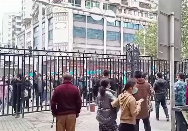 اعتراض چینیها به محدودیتهای کرونایی به شهر ووهان رسید