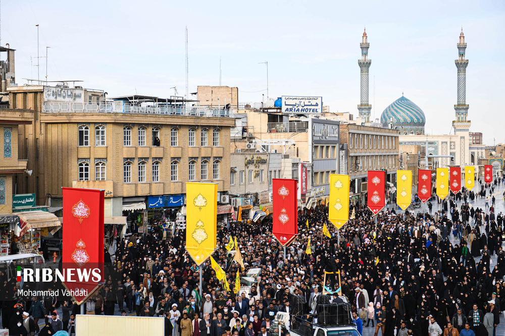  عکس/ تشییع پیکر مطهر ۴ شهید مدافع حرم در قم