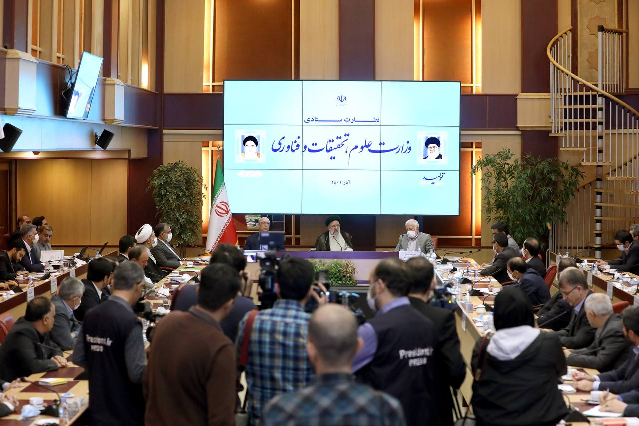 رئیس جمهور از وزارت علوم بازدید کرد