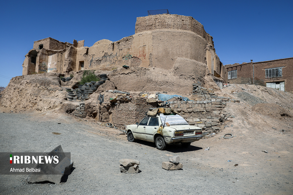 جریان زندگی در همسایگی قلعه بیرجند