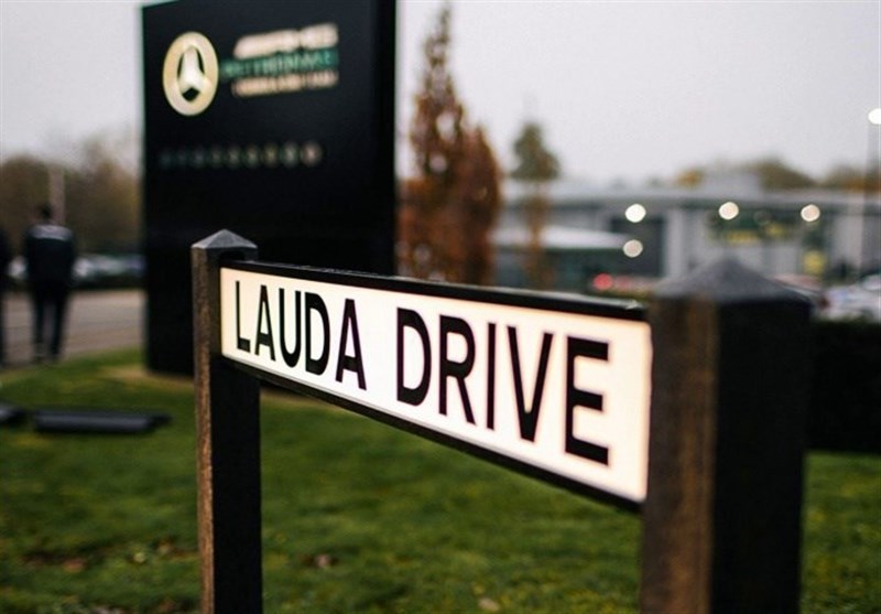 نام‌گذاری جاده‌ای در مرسدس به نام لائودا