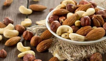 پسته و بادام نیم میلیونی شدند