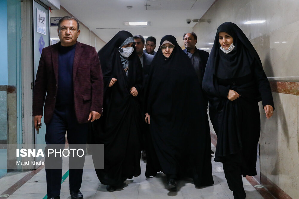 بازدید معاون زنان و خانواده رییس جمهور از بیمارستانی در اسلامشهر