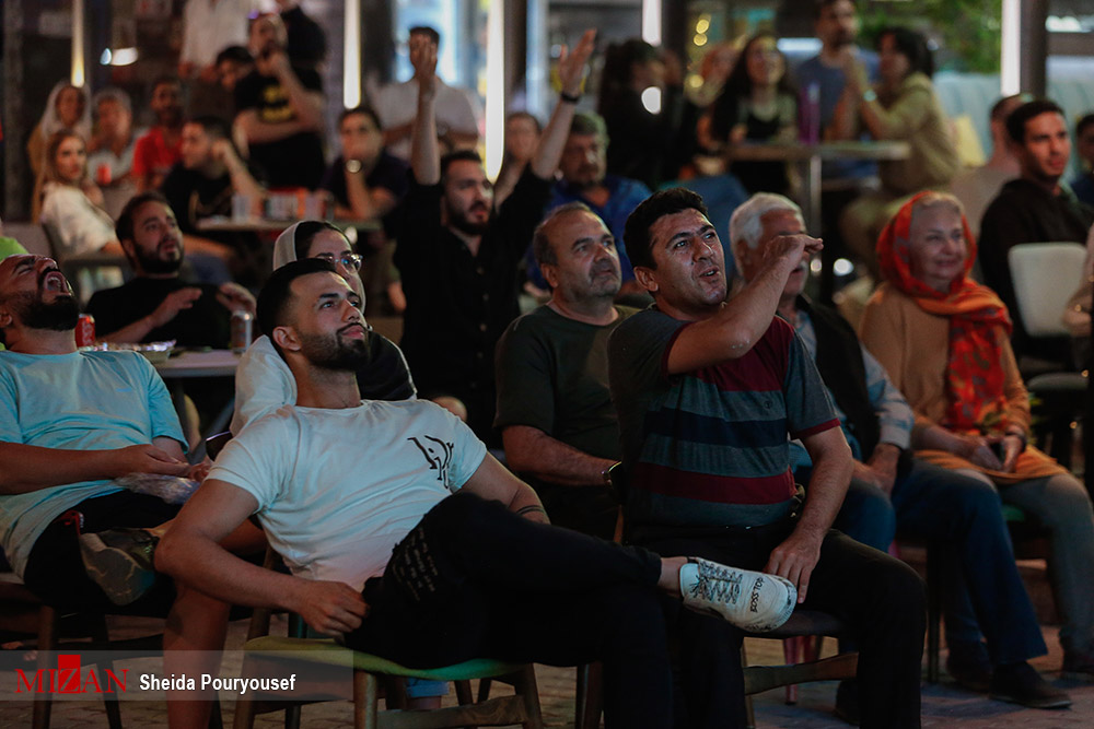 تماشای بازی تیم‌ ملی ایران و‌ آمریکا در کیش
