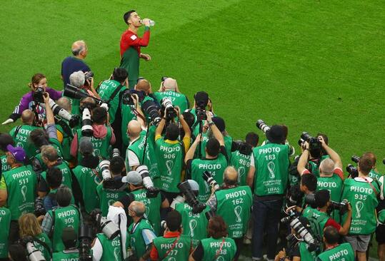 توجه عکاسان خبری حاضر در جام جهانی فوتبال به کریستیانو رونالدو