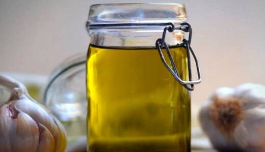 8 خاصیت روغن سیر بر پوست و مو