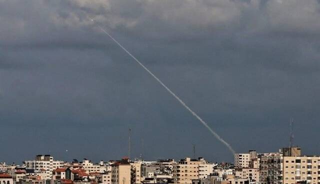مقاومت فلسطین چند موشک آزمایشی به سمت دریا شلیک کرد
