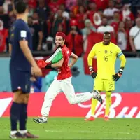 جیمی جامپ بازی فرانسه - تونس با پرچم فلسطین