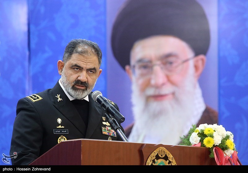 امیر ایرانی: نیروی دریایی برای حضور مقتدرانه در آب‌های بین‌المللی از هیچ قدرتی اجازه نمی‌گیرد