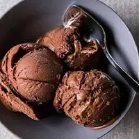 بستنی رژیمی شکلاتی این بار با قهوه و شیر