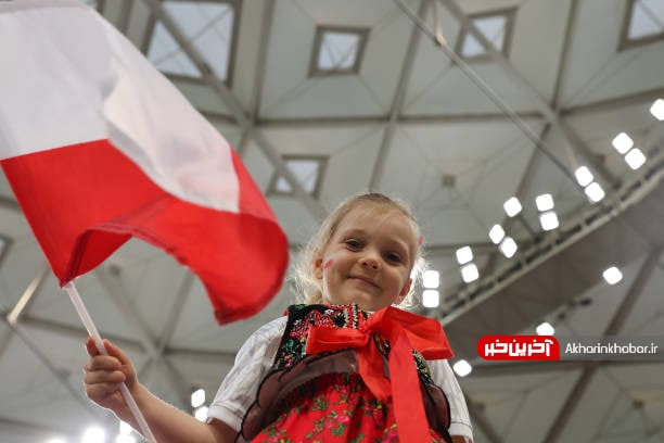 هواداران لهستانی در ورزشگاه الثمانه