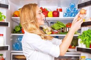 مواد غذایی مختلف را چگونه در یخچال نگهداری کنیم که کپک نزند؟