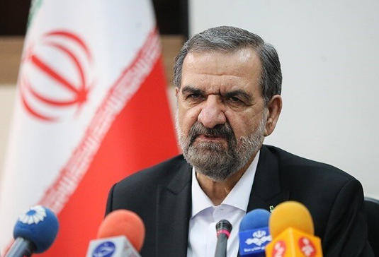محسن رضایی: چرا باید ۱۰۰ هزار نفر، تورم را به وجود بیاورند و ۸۵ میلیون نفر مالیات آن را بدهند
