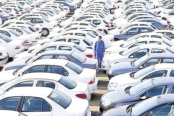 افزایش قیمت خودرو در بازار بدون خریدار