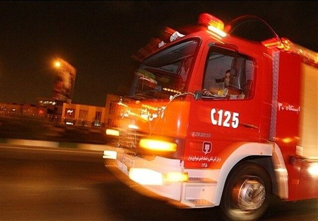 پرتاب سنگ و آجر به آتشنشانان تایباد