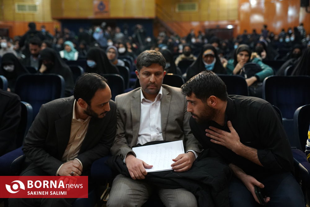 عکس/ جهرمی پای صحبت های دانشجویان در دانشگاه علم و صنعت