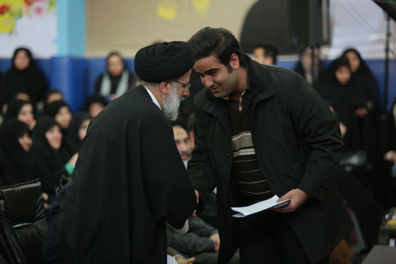 قابهای دانشجویی رئیسی