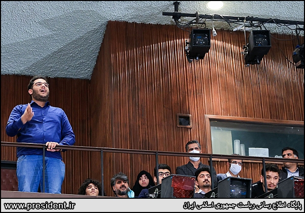 عکس/ حواشی سخنرانی رئیس جمهور در دانشگاه تهران در روز دانشجو