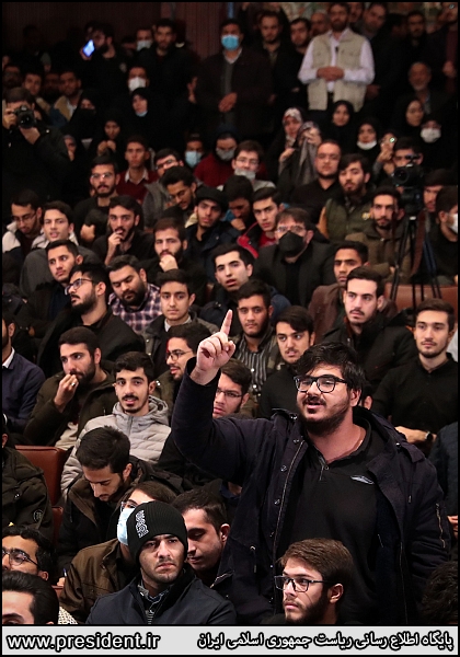 عکس/ حواشی سخنرانی رئیس جمهور در دانشگاه تهران در روز دانشجو