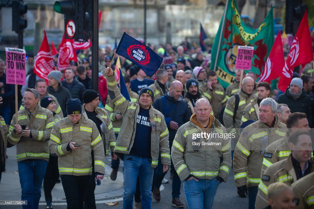 عکس/ اعتصاب و تظاهرات آتش نشانان در لندن
