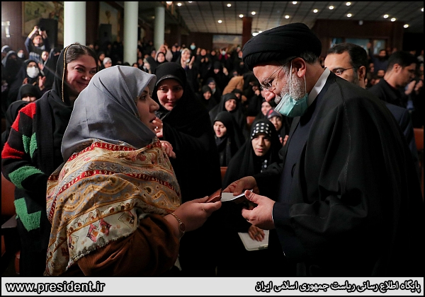 عکس/ روز پرهیاهوی دانشگاه تهران با حضور رئیس جمهور