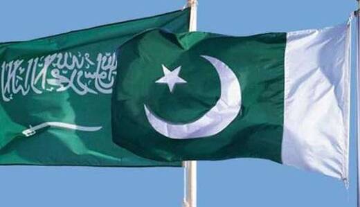 دریافت کمک مالی از عربستان، ماموریت اول فرمانده ارتش پاکستان