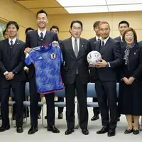 استقبال نخست وزیر ژاپن از تیم ملی این کشور بعد از درخشش در جام جهانی