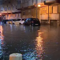 باران شدید در لیسبون پرتغال سیل به راه انداخت