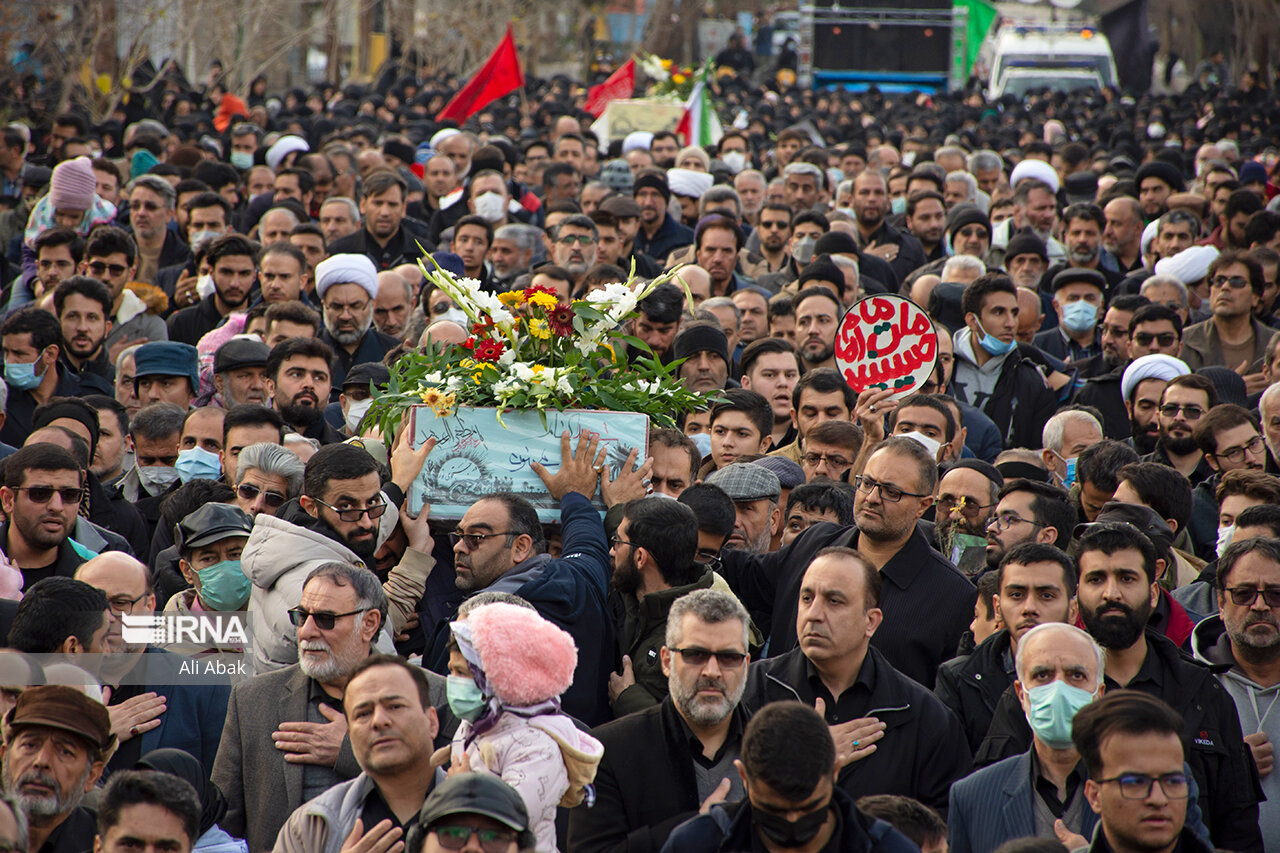 تشییع پیکر ۲ شهید گمنام در سمنان