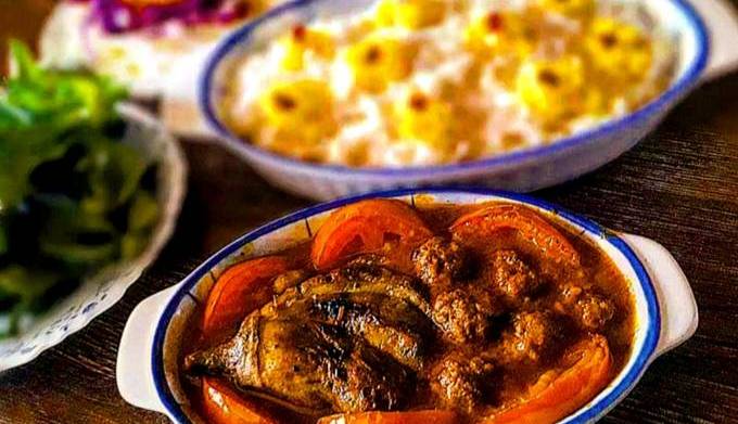 طرز تهیه متفاوت‌ترین خورش بادمجان مجلسی!