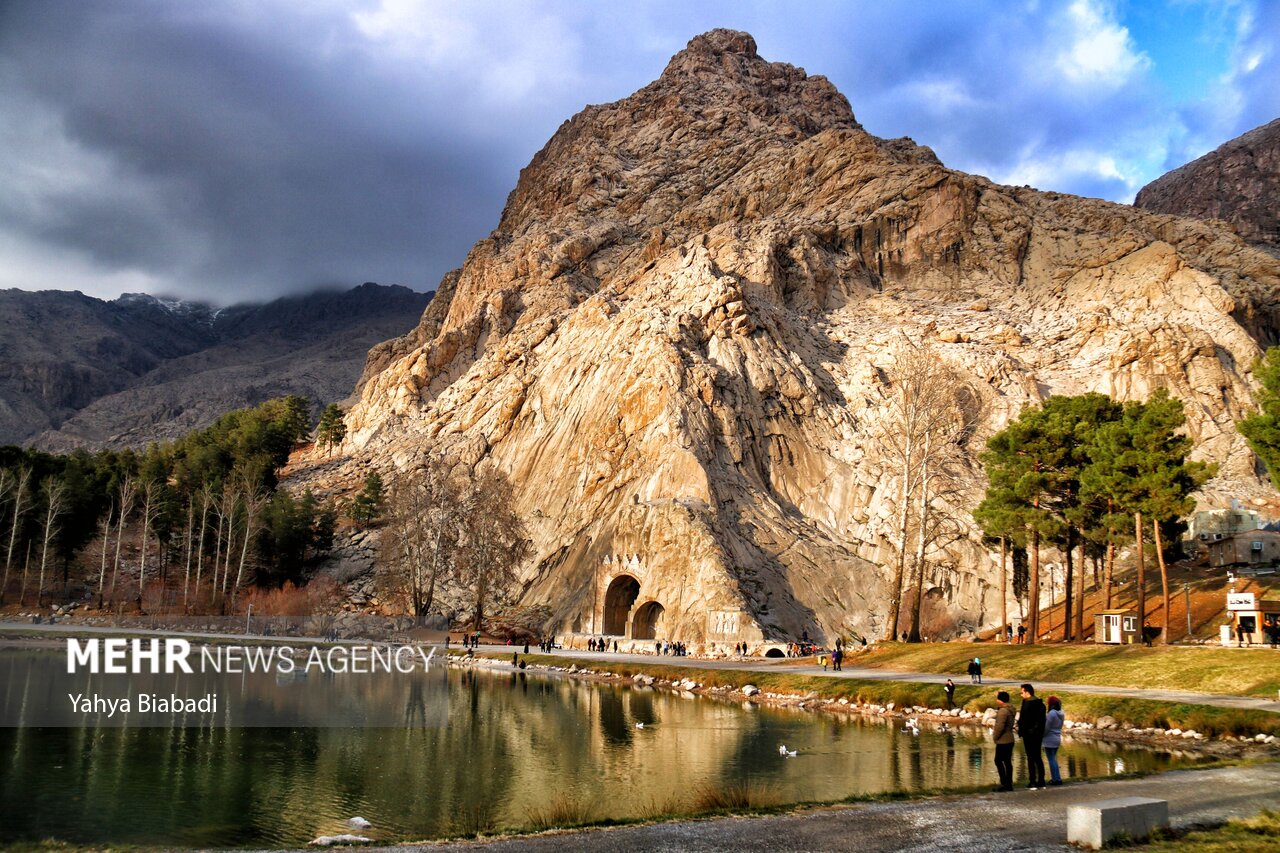 نقش برجسته‌های مهم دوره ساسانیان در طاق بستان