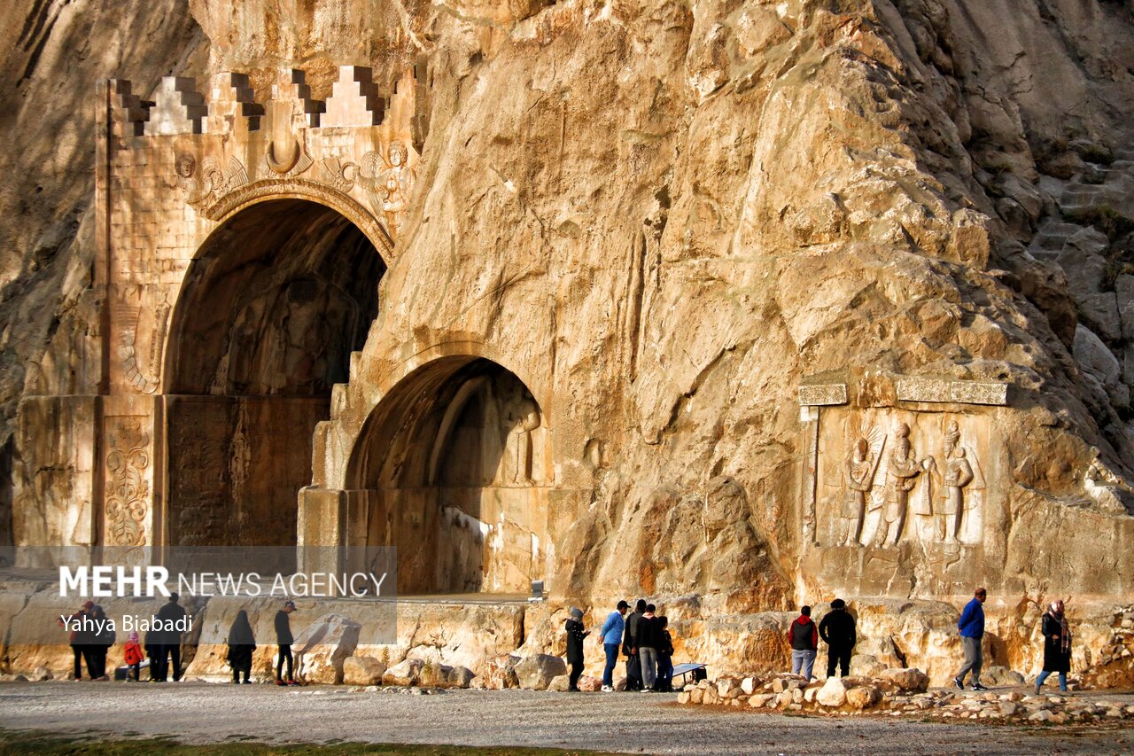 نقش برجسته‌های مهم دوره ساسانیان در طاق بستان