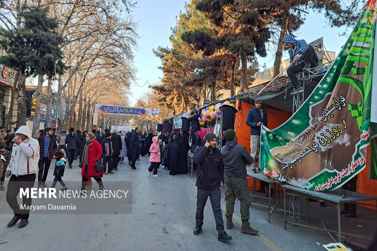 عکس/ نذری دادن بجنوردی ها در جشن بزرگ روز ولادت حضرت زهرا (س) 