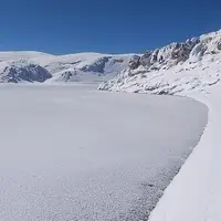 عکس/ یخ بستن دریاچه سد مخزنی «حنا» سمیرم