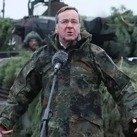 وزیر دفاع آلمان: اوکراین تا چند ماه آینده منتظر دریافت تانک‌ نباشد