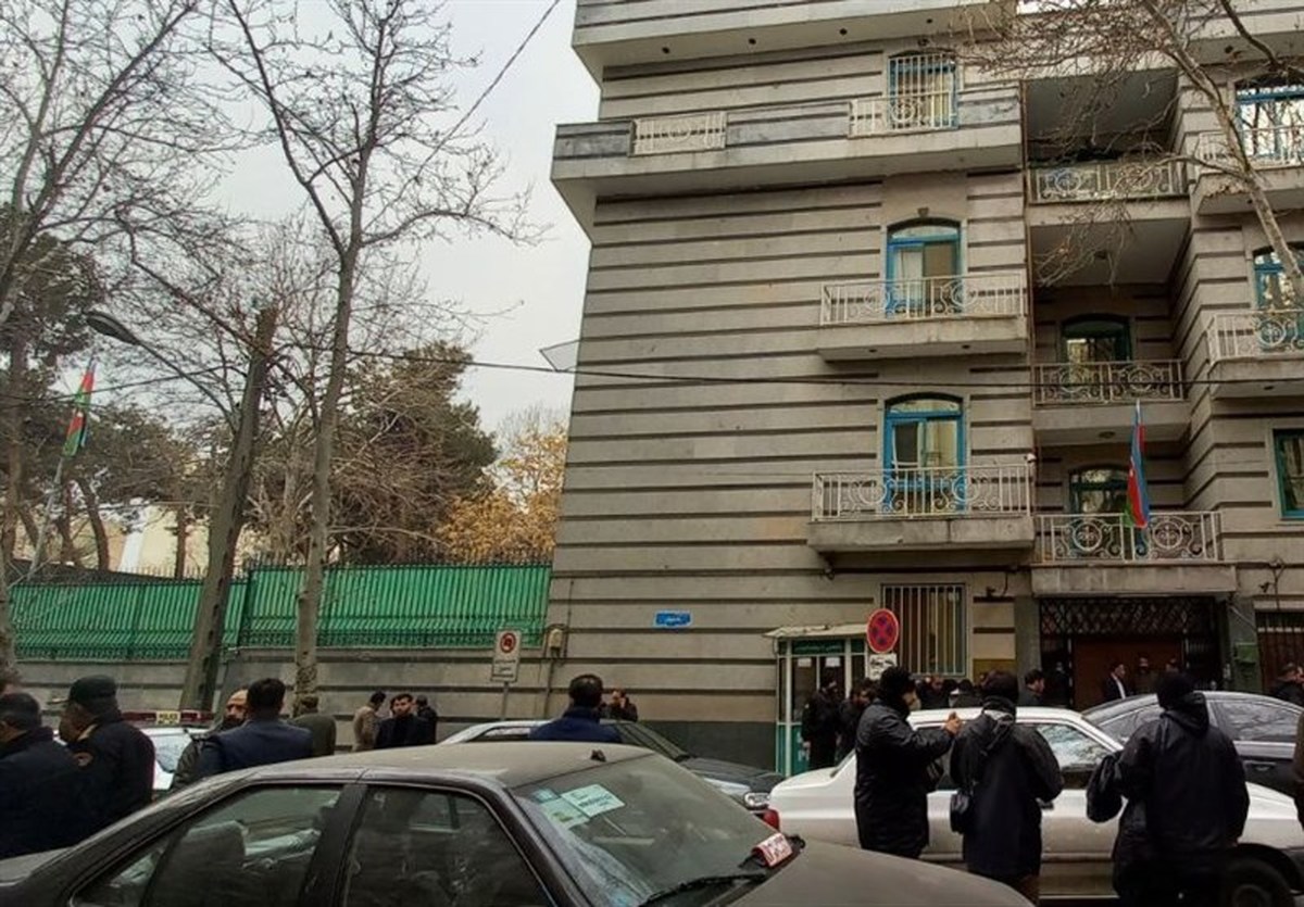 رایزنى وزرای خارجه و کشور درباره حمله به سفارت آذربایجان در ایران