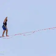 ثبت رکورد راهپیمایی هوایی؛ جوان برزیلی ۱۱۴ متر روی هوا قدم زد!