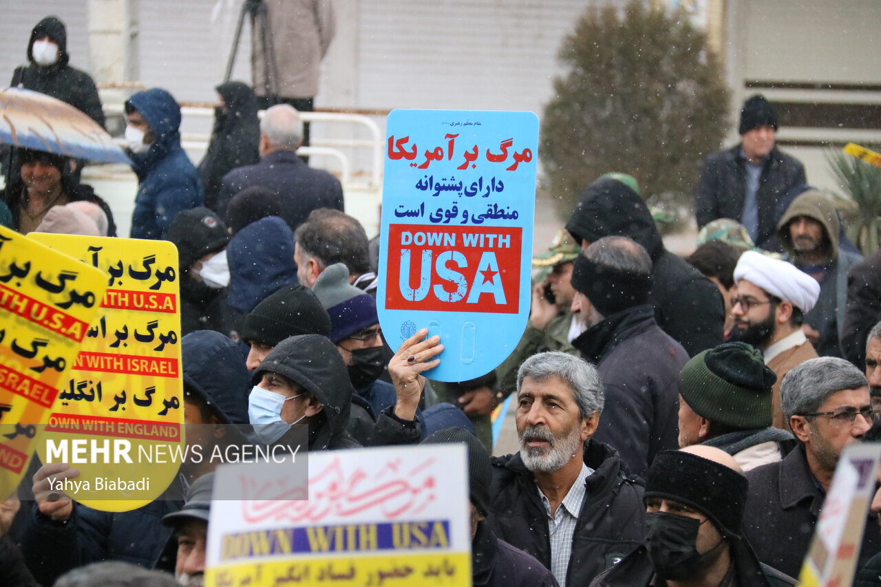 تصاویری از محکومیت اهانت به قرآن کریم توسط مردم کرمانشاه