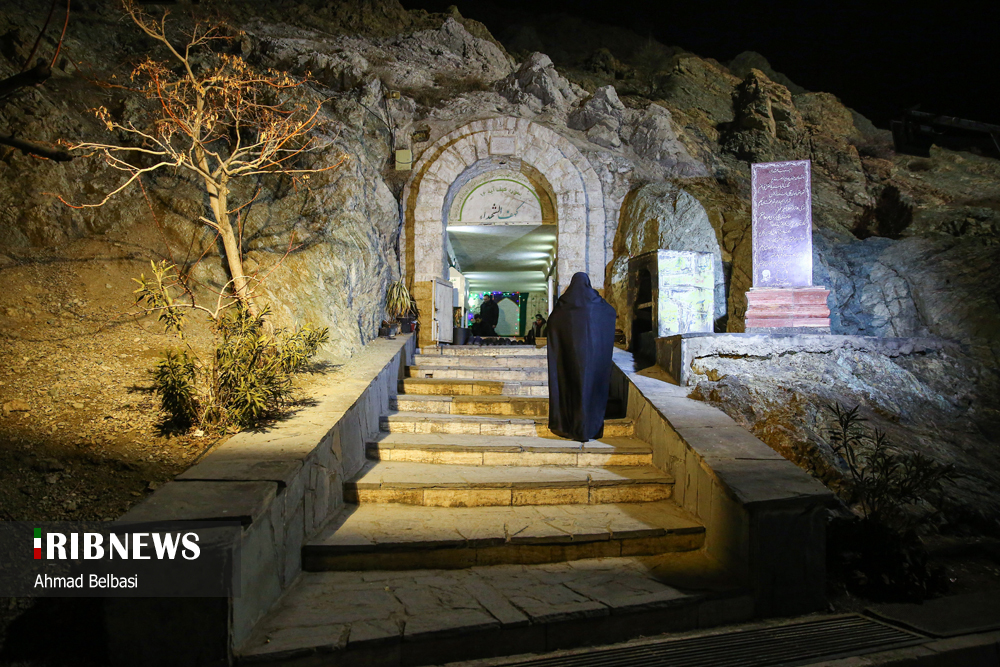 مراسم لیله الرغائب در کهف الشهدا تهران