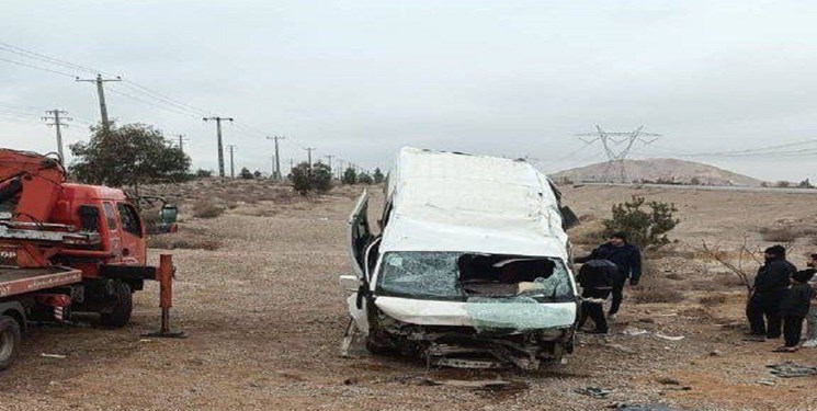 واژگونی ون در محور سیرجان-شیراز؛ 6 نفر مصدوم شدند