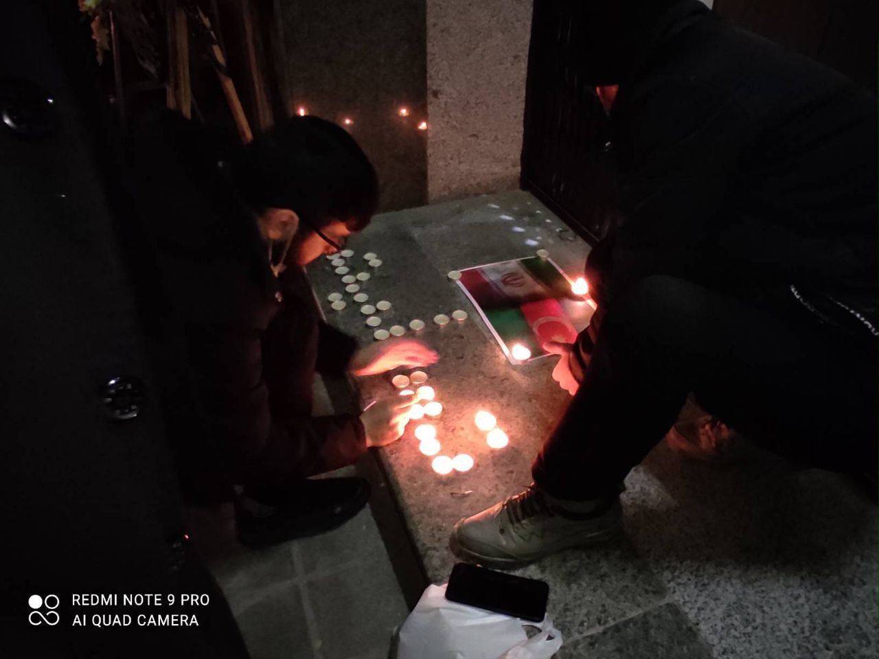 عکس/ محکومیت حادثه سفارت جمهوری آذربایجان توسط جمعی از دانشجویان